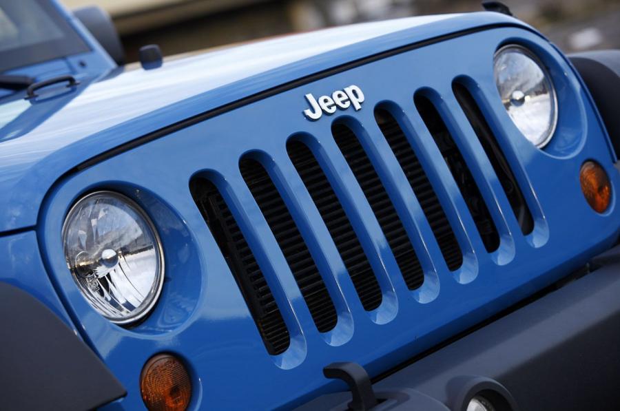  Jeep Wrangler Sport 2012 года  (фото 34 из 60)